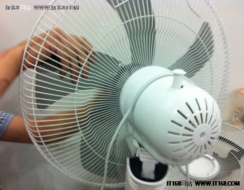 美的风扇怎么拆卸图_美的风扇拆卸_cpu风扇 拆卸